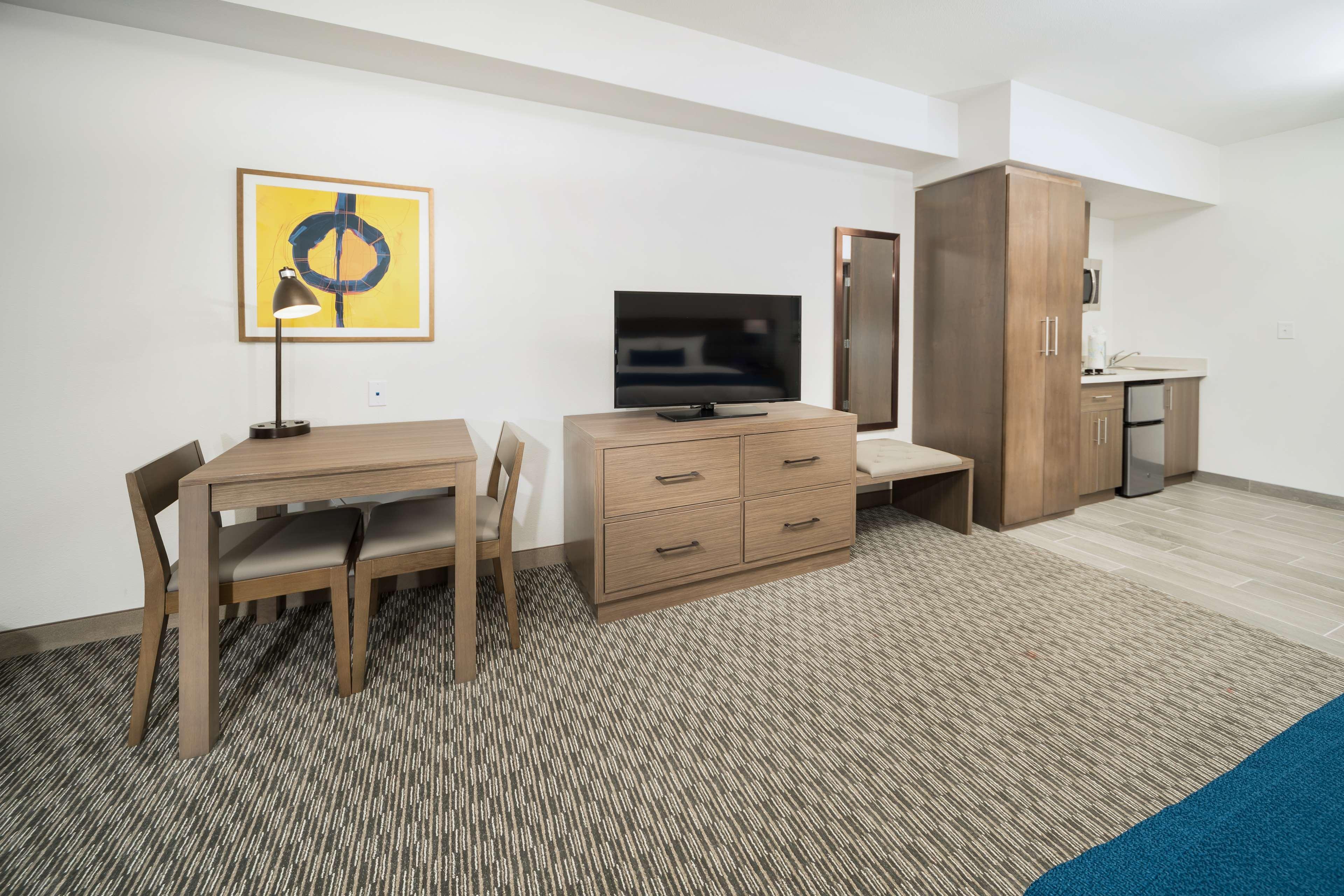 Best Western Plus Drayton Valley All Suites Экстерьер фото