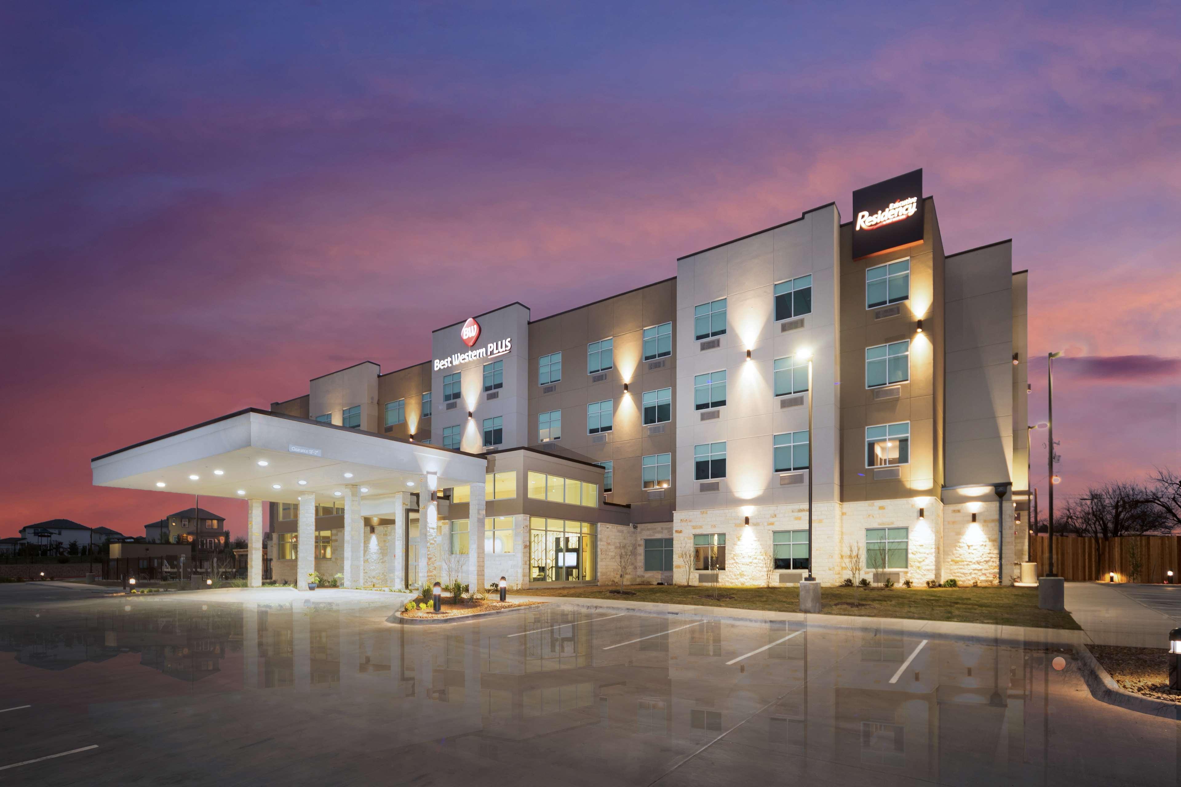 Best Western Plus Drayton Valley All Suites Экстерьер фото