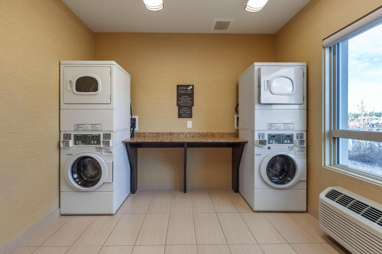Best Western Plus Drayton Valley All Suites Экстерьер фото
